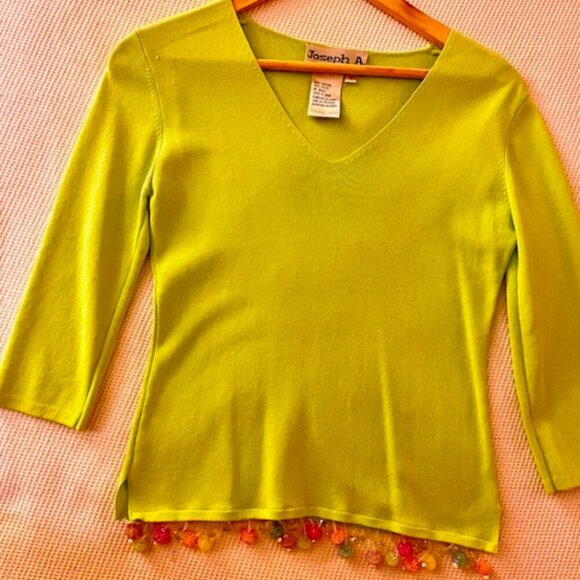 Joseph A. Lime Green V-Neck 3/4 Sleeve Knit Top with Colorful Beaded Tassel Hem - Picture 4 of 4